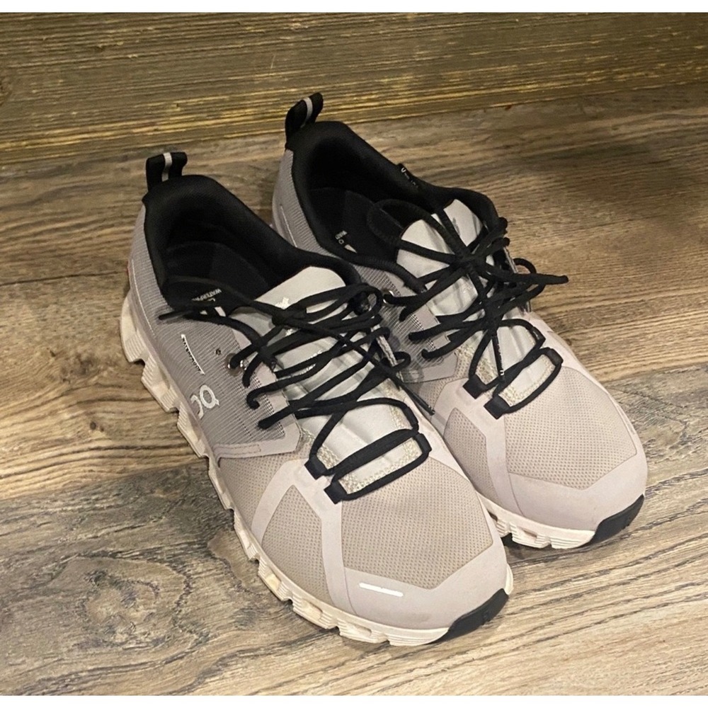 On Cloud Waterproof Running Shoes Grey Black Womens 6 59.98837